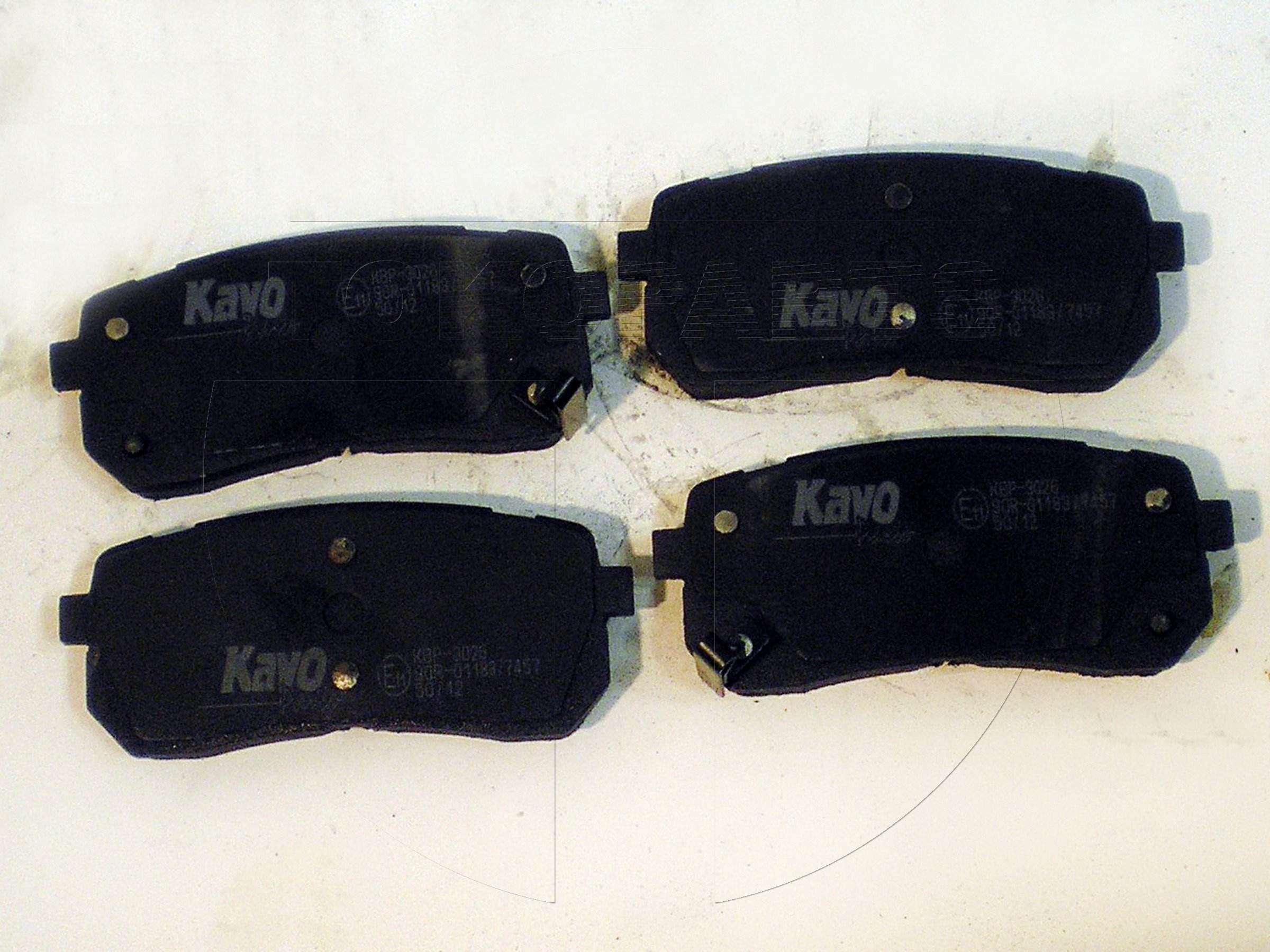 Колодки гальмівні дискові {задн, з пластинами} KAVO PARTS KBP-3026 - Фото #2
