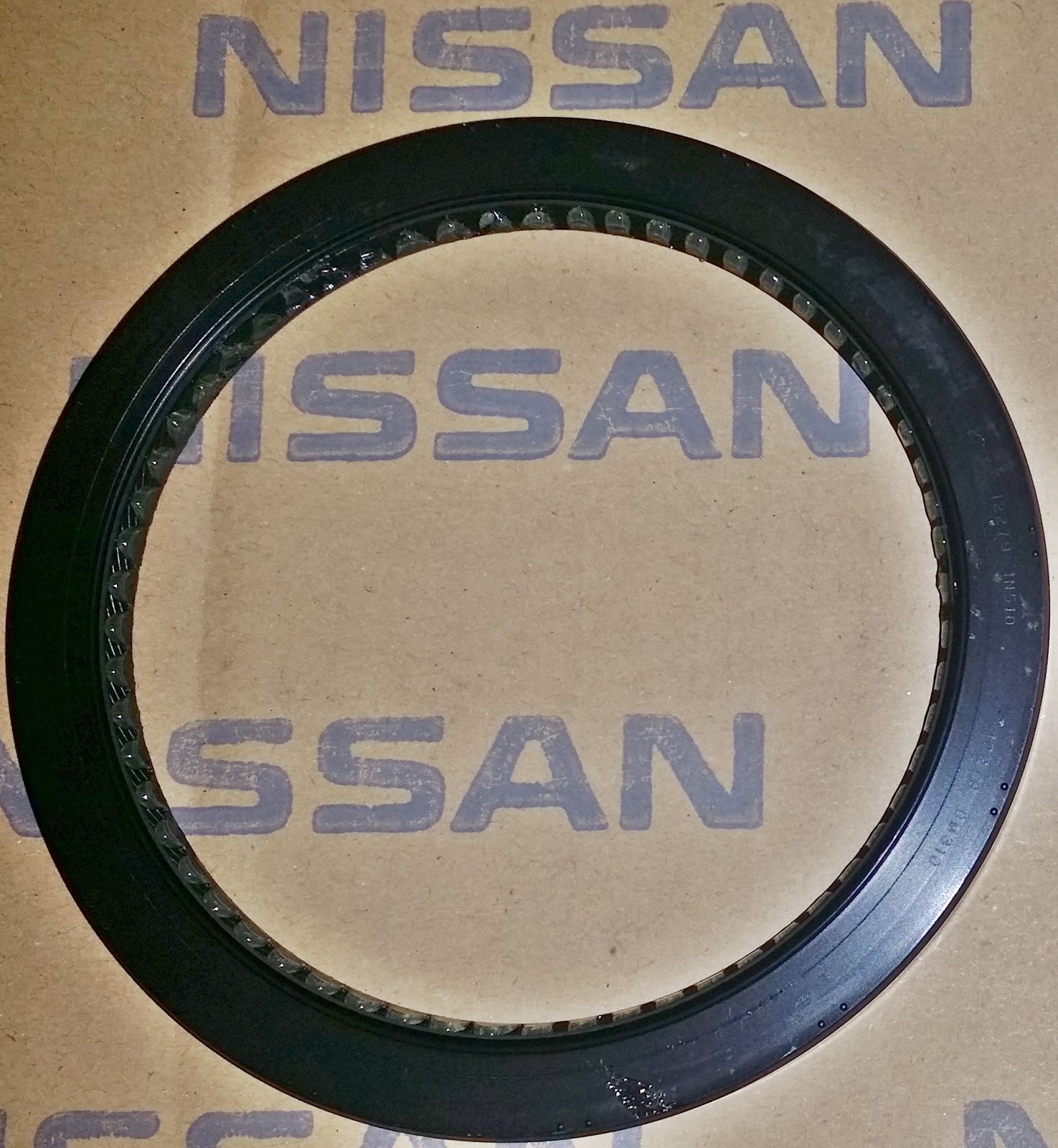 Сальник вала коленчатого задний Nissan/Infiniti 122795L310 - Фото #1