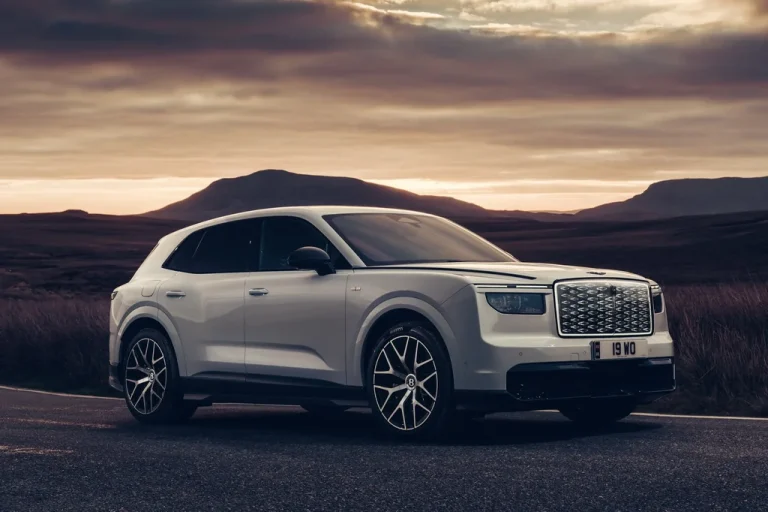 Bentley Torcal First Edition: 888 сил і розкіш у базі