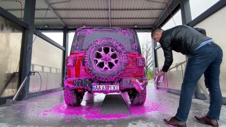 Як помити авто на мийці без подряпин і розводів