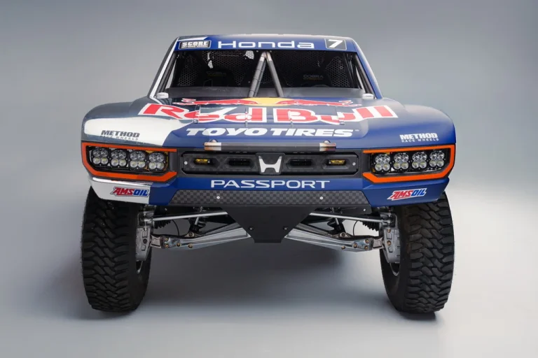 Honda представить на SEMA гібридний Trophy Truck на 1300 к.с.