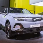 Opel представив на Паризькому автосалоні сімейство кросоверів